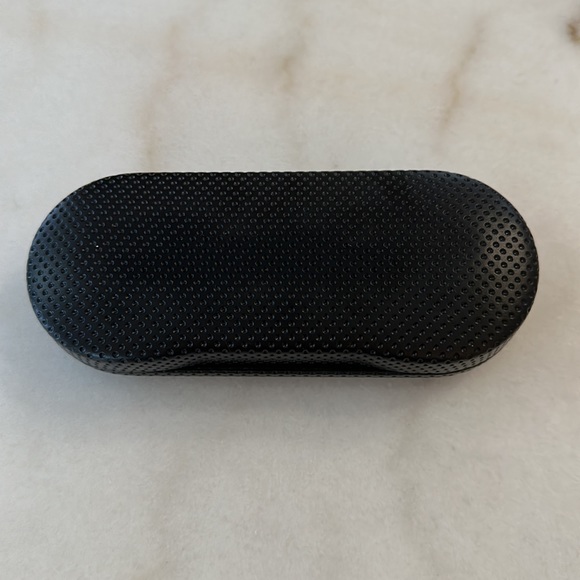 GUESS Case - Picture 3 of 3